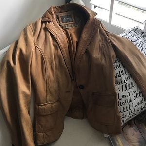 Amazing leather jacket blazer!